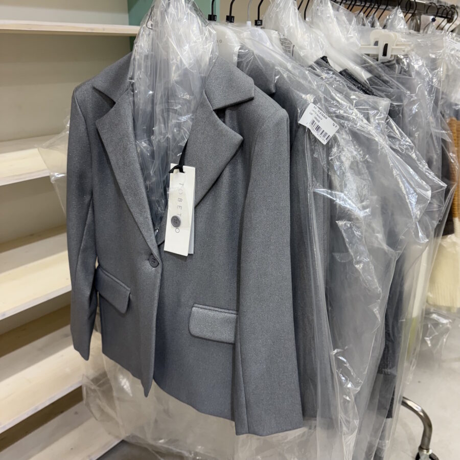 TO BE TOO   €8,00 - immagine 11